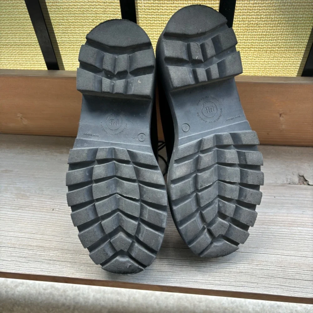 Poppy Barley Black Leather Lace-Up Lug Sole Flats - Picture 6 of 12